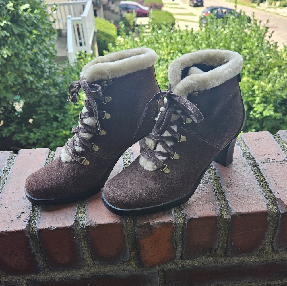 Sporto Waterproof Ankle Booties - Size 6